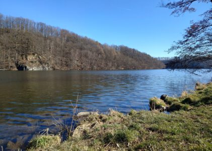 Wandern um die Talsperre Kriebstein